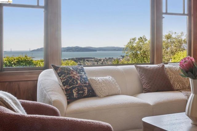 938 San Benito Rd, Berkeley, CA 94707