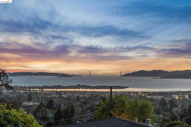 938 San Benito Rd, Berkeley, CA 94707