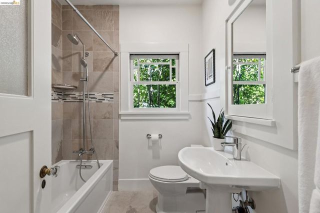 938 San Benito Rd, Berkeley, CA 94707