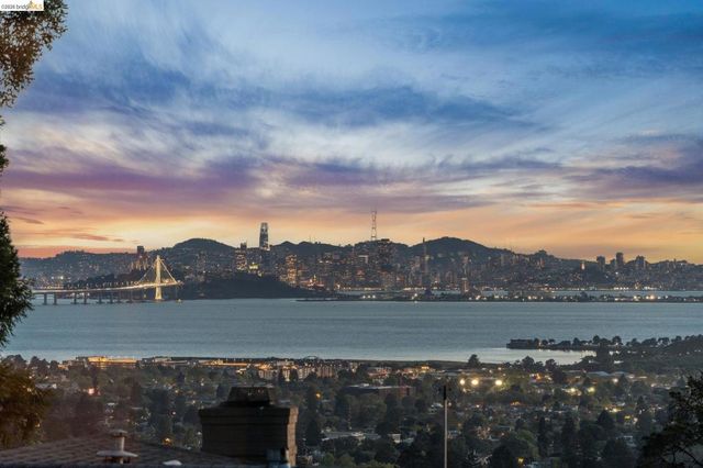 938 San Benito Rd, Berkeley, CA 94707