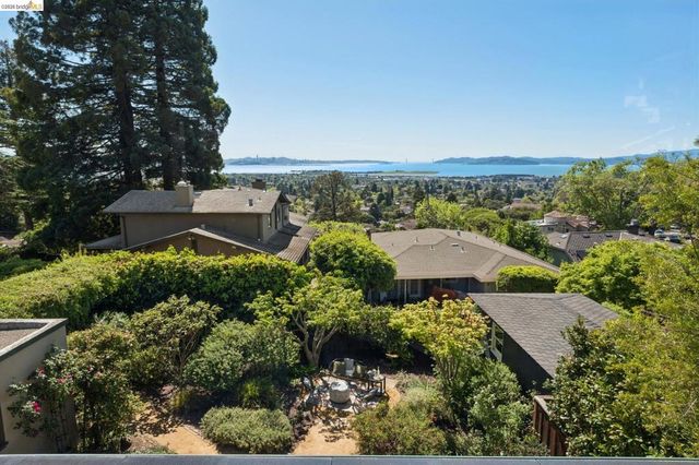 938 San Benito Rd, Berkeley, CA 94707