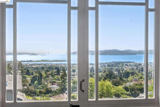 938 San Benito Rd, Berkeley, CA 94707