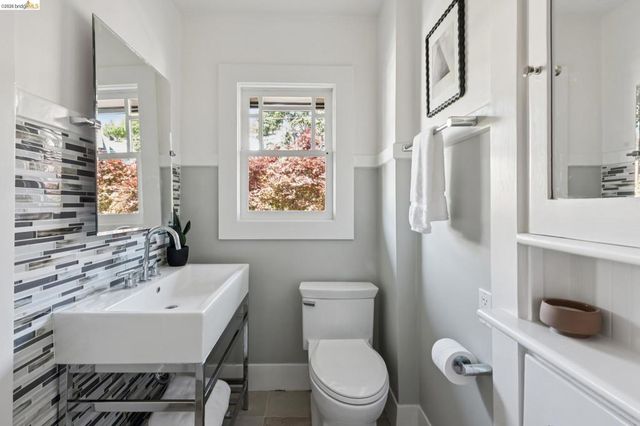 938 San Benito Rd, Berkeley, CA 94707