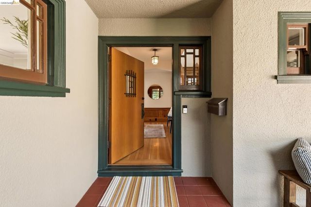 938 San Benito Rd, Berkeley, CA 94707