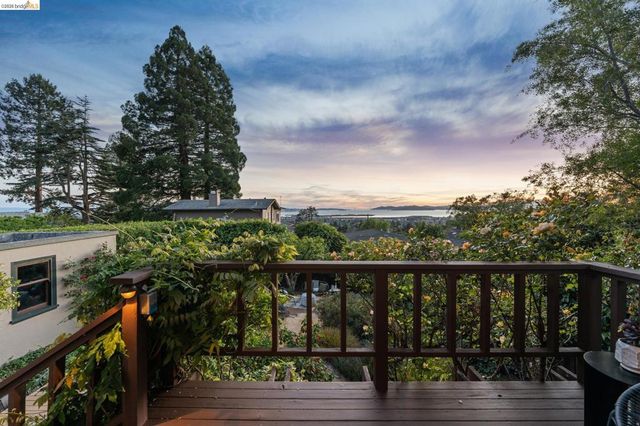 938 San Benito Rd, Berkeley, CA 94707