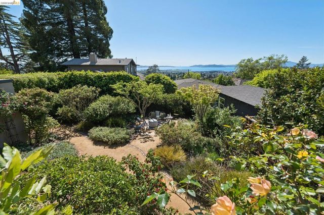 938 San Benito Rd, Berkeley, CA 94707