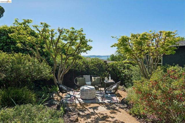 938 San Benito Rd, Berkeley, CA 94707