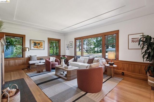 938 San Benito Rd, Berkeley, CA 94707