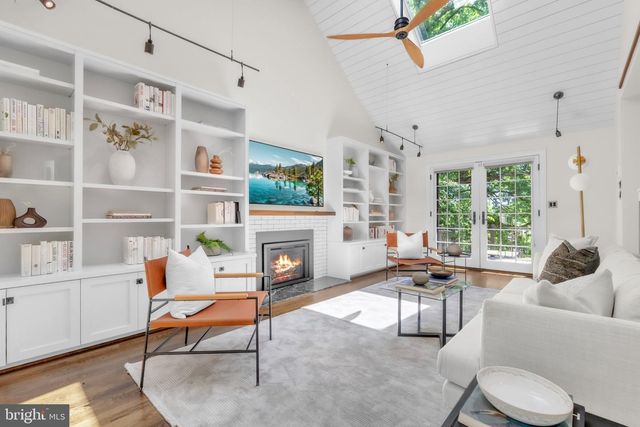 2803 ARIZONA TER NW, Washington, DC 20016