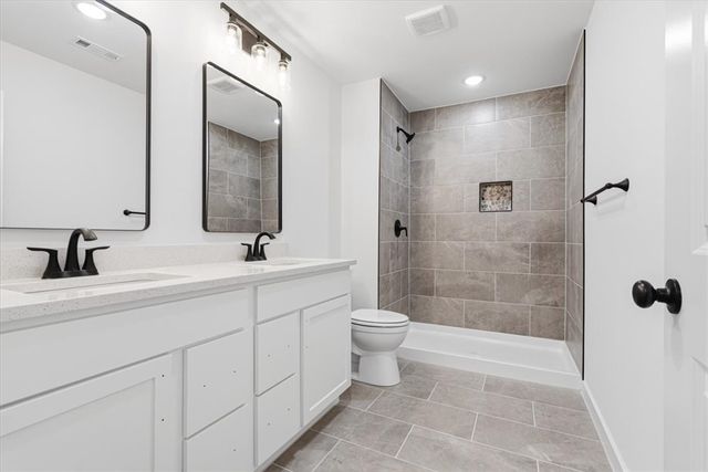 15 Berwick Lane, Bella Vista, AR 72714