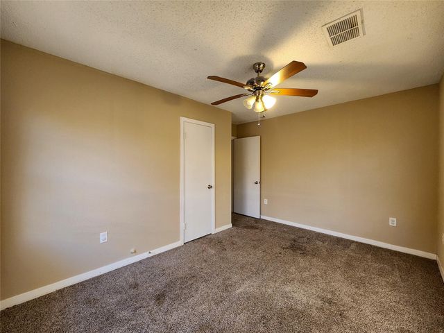 1013 14th Avenue N, Texas City, TX 77590