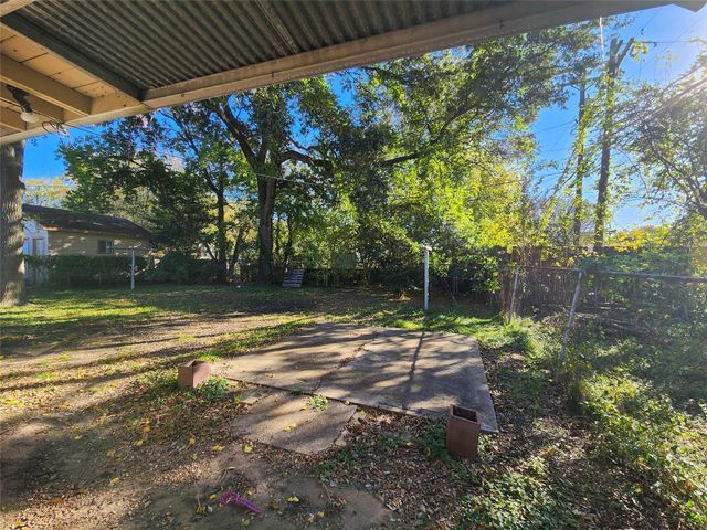 1013 14th Avenue N, Texas City, TX 77590