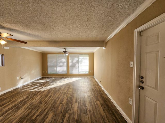 1013 14th Avenue N, Texas City, TX 77590