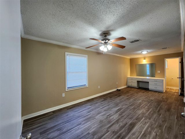 1013 14th Avenue N, Texas City, TX 77590