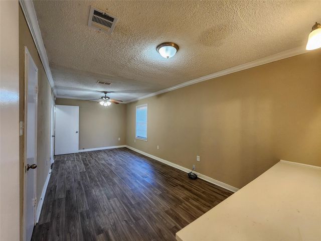 1013 14th Avenue N, Texas City, TX 77590