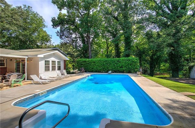 107 Garden Hill Drive, Calhoun, GA 30701