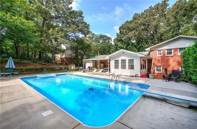107 Garden Hill Drive, Calhoun, GA 30701