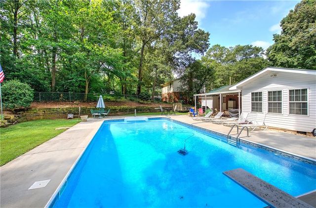 107 Garden Hill Drive, Calhoun, GA 30701