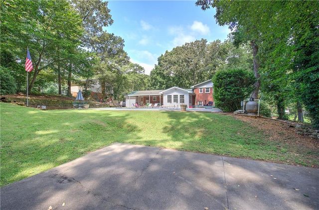 107 Garden Hill Drive, Calhoun, GA 30701