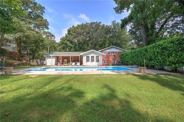 107 Garden Hill Drive, Calhoun, GA 30701