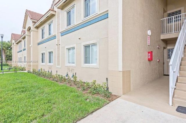 1169 Golden Lakes Blvd 1123, West Palm Beach, FL 33411