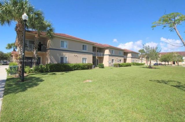 1169 Golden Lakes Blvd 1123, West Palm Beach, FL 33411