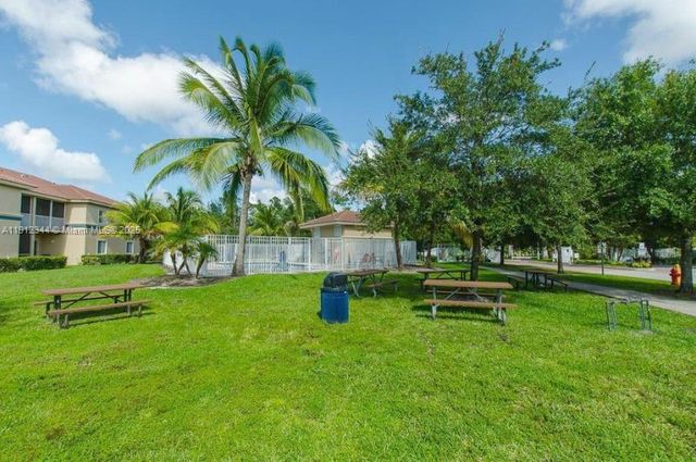 1169 Golden Lakes Blvd 1123, West Palm Beach, FL 33411