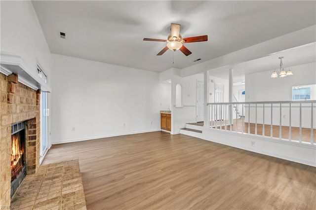 245 Mannings LN, Virginia Beach, VA 23462