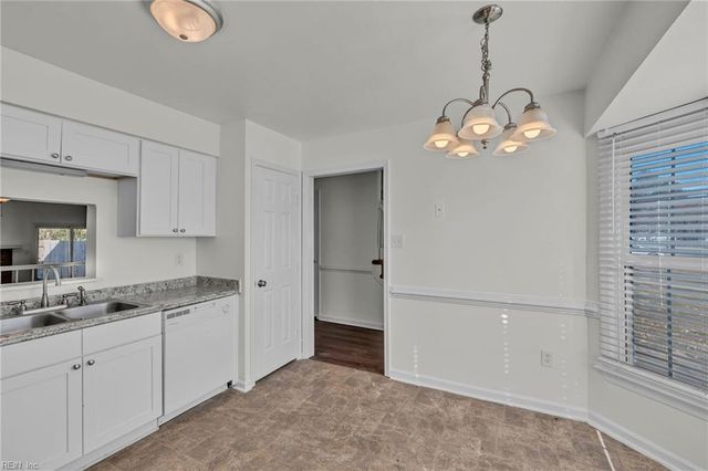 245 Mannings LN, Virginia Beach, VA 23462