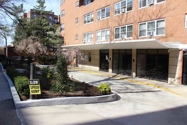 7235 112th St Apt 2E, New York City, NY 11375