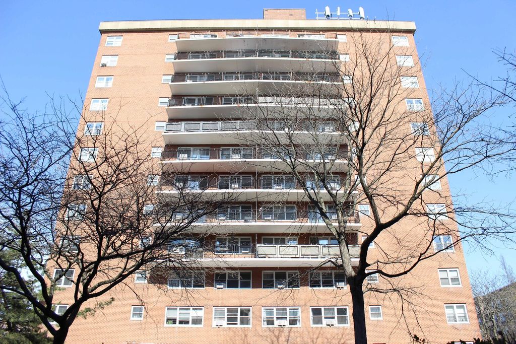 7235 112th St Apt 2E, New York City, NY 11375