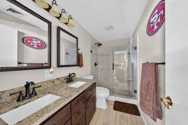 6 Topaz Ln, Dartmouth, MA 02747