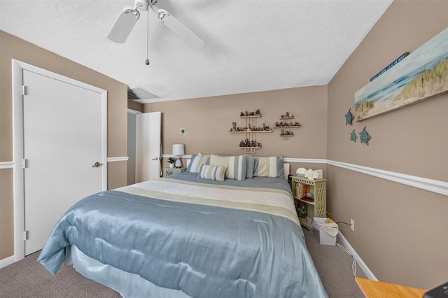 6 Topaz Ln, Dartmouth, MA 02747