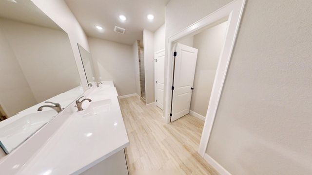 58 Lantana Court, Lake Jackson, TX 77566