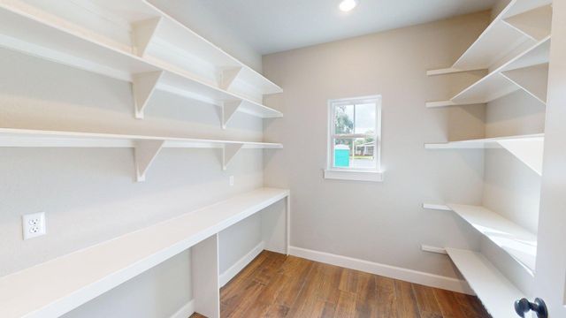 58 Lantana Court, Lake Jackson, TX 77566