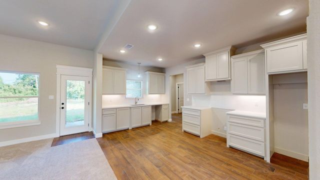 58 Lantana Court, Lake Jackson, TX 77566