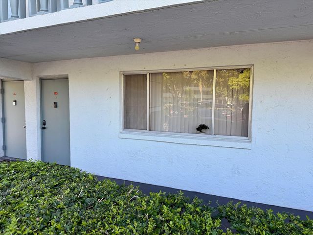 2000 Springdale Boulevard 102, Palm Springs, FL 33461