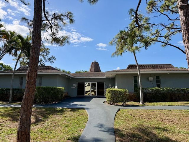 2000 Springdale Boulevard 102, Palm Springs, FL 33461