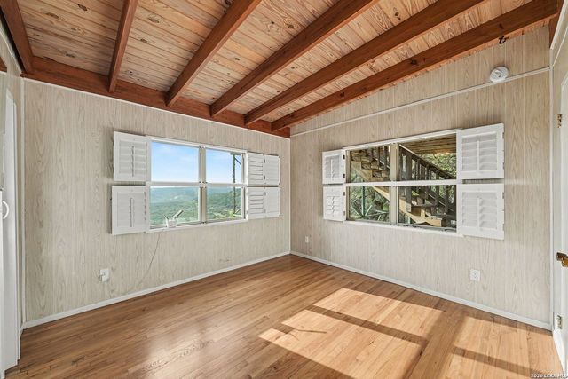 820 Hill Top Dr, Canyon Lake, TX 78133