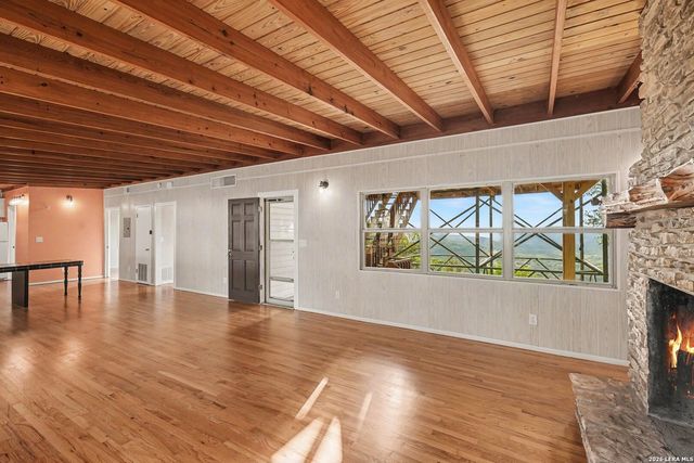 820 Hill Top Dr, Canyon Lake, TX 78133