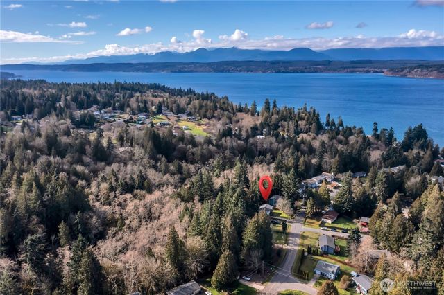 2025 NW Mulholland Boulevard, Poulsbo, WA 98370