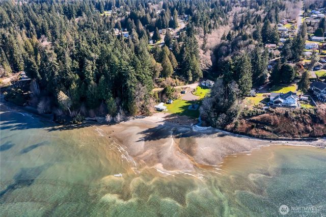 2025 NW Mulholland Boulevard, Poulsbo, WA 98370