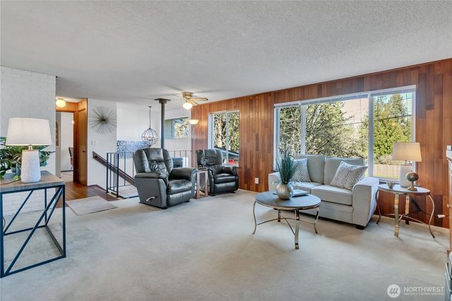 2025 NW Mulholland Boulevard, Poulsbo, WA 98370