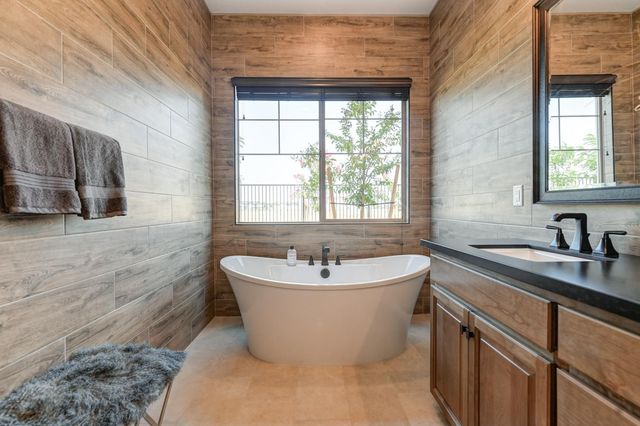 2025 Arbor Ridge Dr, Roseville, CA 95747