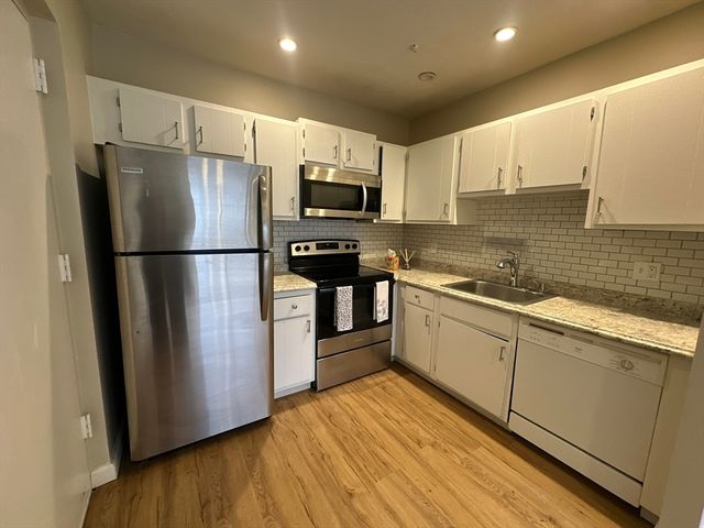 67 Milliken APT 21B, Franklin, MA 02038