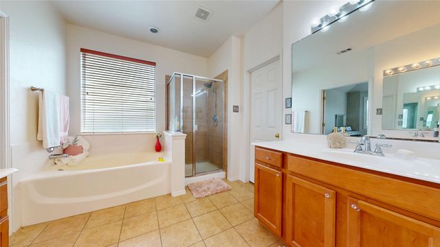 5848 Somerton Drive, Grand Prairie, TX 75052