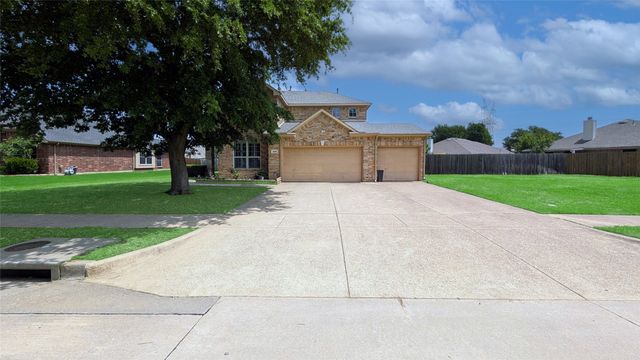 5848 Somerton Drive, Grand Prairie, TX 75052