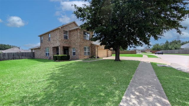 5848 Somerton Drive, Grand Prairie, TX 75052
