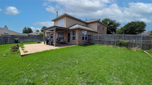 5848 Somerton Drive, Grand Prairie, TX 75052
