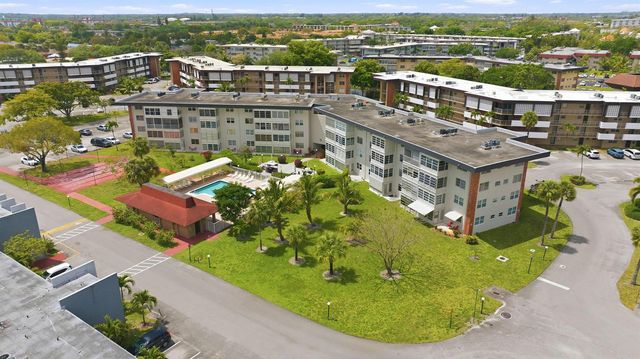 2991 NW 46th Avenue 303, Lauderdale Lakes, FL 33313